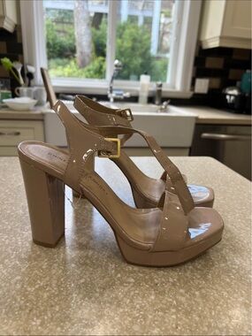 Platform nude heels